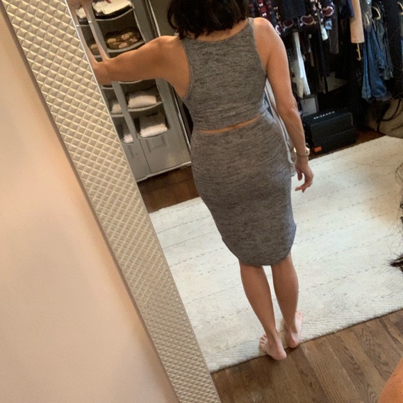 Grey lightweight fitted knit dress - Picture 2 of 5
